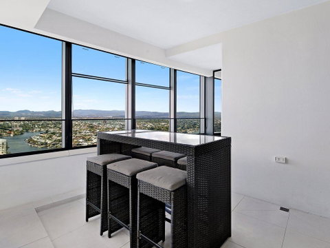 Private 3 Bed Ocean View In Q Surfers Paradise - Lismore Accommodation 3