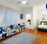 Quiet Art Deco - Cafe Central - Lismore Accommodation