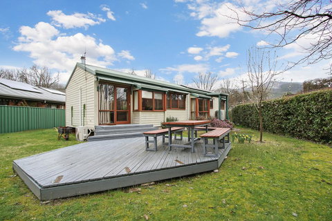 R & R In Bright - Short Walk To Town - Lismore Accommodation 1