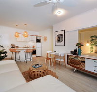 Retro Port Douglas Apartments - Lismore Accommodation