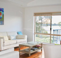 Riverside Views Hawks Nest - Lismore Accommodation