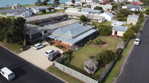Robe House B&B - Lismore Accommodation 2