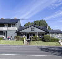 Robertson Public House and Kitchen - Lismore Accommodation