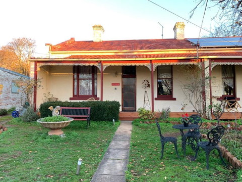 Roses Of Daylesford - Garden View - Lismore Accommodation 3