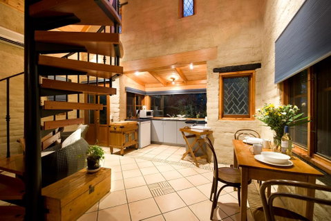 Rubys Amethyst Cottage - Lismore Accommodation 2