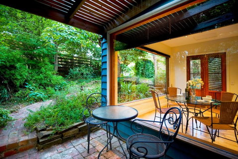 Rubys Garden Cottage - Lismore Accommodation 0