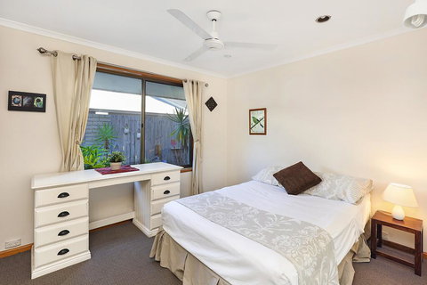 SCHMAN55-WATERFRONT, RESORT-STYLE ENTERTAINER - Lismore Accommodation 3