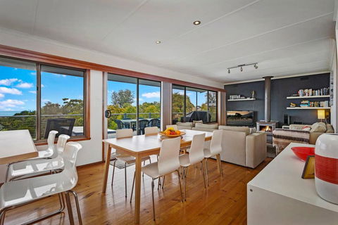 SEA URCHIN - Beautiful Skenes Creek Home - Lismore Accommodation 0