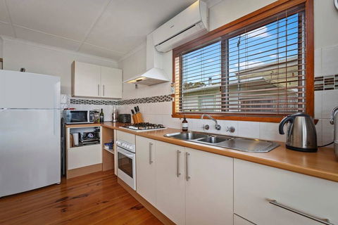 SEA URCHIN - Beautiful Skenes Creek Home - Lismore Accommodation 3