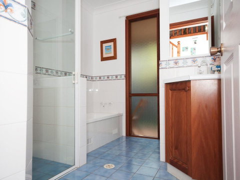 Semaphore Beach House - Lismore Accommodation 2