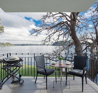 Serene And Stylish Harbourside Apartment - Lismore Accommodation