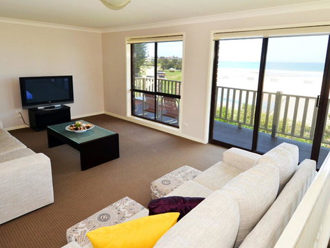 Shirl's By The Sea - Lismore Accommodation 1