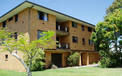 Spacious 2 Bedroom Beach Side Apartment - Close To Shopping Centre With Coles, Health Food Shop, Sushi, Pizza, Cafes, Hairdresse - Lismore Accommodation 1