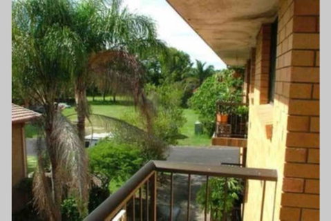 Spacious 2 Bedroom Beach Side Apartment - Close To Shopping Centre With Coles, Health Food Shop, Sushi, Pizza, Cafes, Hairdresse - Lismore Accommodation 3