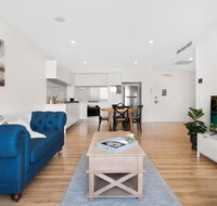 Spacious and Artfully Designed Apartment in Surfers - Lismore Accommodation