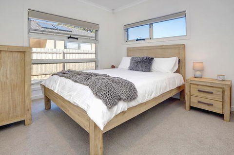 Staughton Sounds - Lismore Accommodation 2