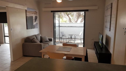 Stay Awhile In Port Pirie - Min Stay 4 Nights - Lismore Accommodation 2
