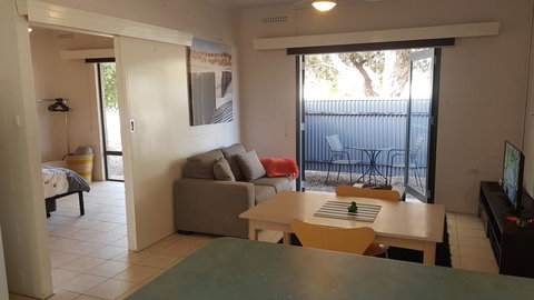 Stay Awhile In Port Pirie - Min Stay 4 Nights - Lismore Accommodation 1