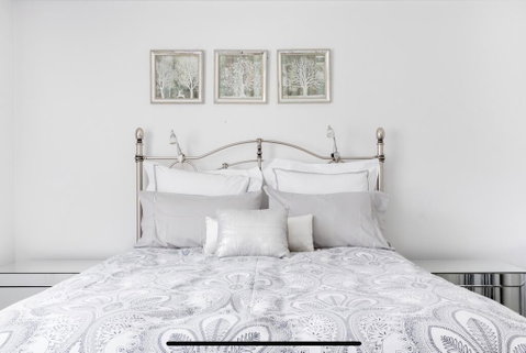 Stunning Burleigh Beach Apartment - Lismore Accommodation 2