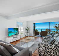 Stunning Family Escape on the Point With Bay Views - Lismore Accommodation
