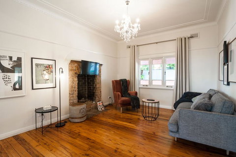 Stunning Mountain Getaway Leura- 3 BRM 1.5 Bath - Lismore Accommodation 3