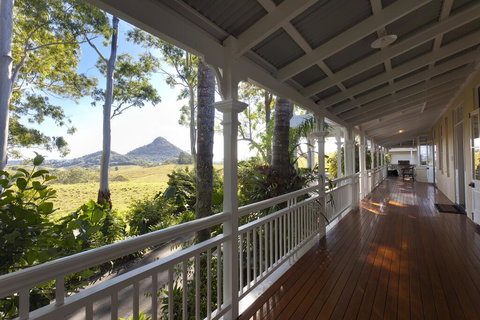 Sunrise At Sanquar, Noosa Hinterland - Lismore Accommodation 3