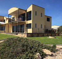 Sunset Cove Beach House - Lismore Accommodation