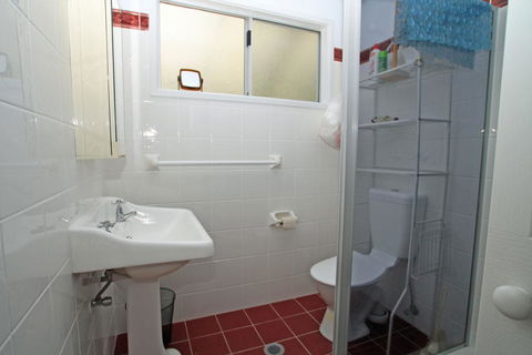Surfer's Rest In Berrara - Lismore Accommodation 3