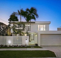 Surfers Paradise Holiday Home Almalfi Drive - Lismore Accommodation