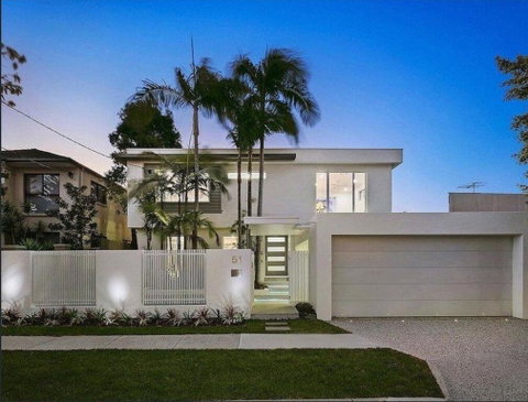 Surfers Paradise Holiday Home Almalfi Drive - Lismore Accommodation 0