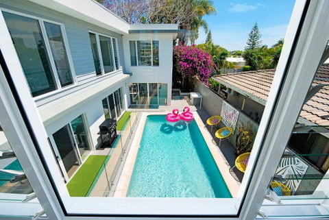 Surfers Paradise Holiday Home Almalfi Drive - Lismore Accommodation 3