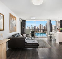 Sweeping Views of Surfers Paradise and Chevron Island - Lismore Accommodation