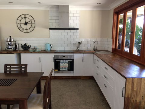 TAKURA HEIGHTS Modern Country Apartment With Pool Access - Lismore Accommodation 2
