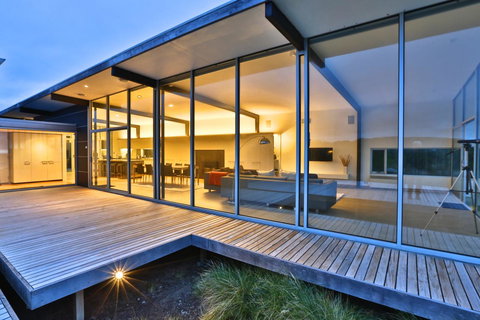Cloudy Bay Beach House - Lismore Accommodation 0