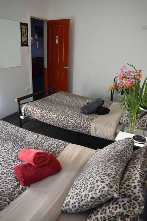Hobart's Accommodation & Hostel - Lismore Accommodation 16