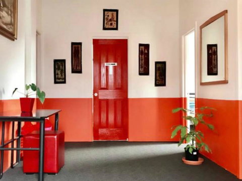 Hobart's Accommodation & Hostel - Lismore Accommodation 2