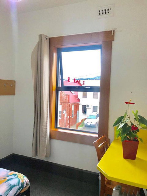 Hobart's Accommodation & Hostel - Lismore Accommodation 14
