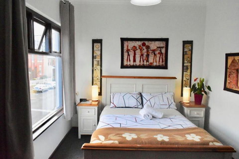 Hobart's Accommodation & Hostel - Lismore Accommodation 6