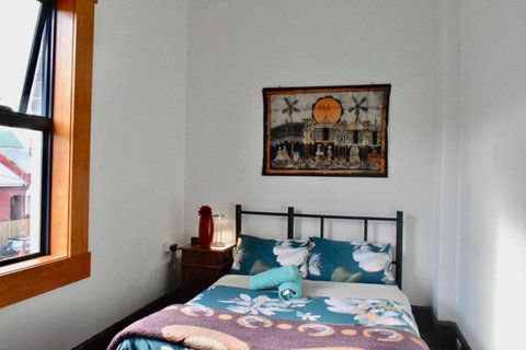 Hobart's Accommodation & Hostel - Lismore Accommodation 7