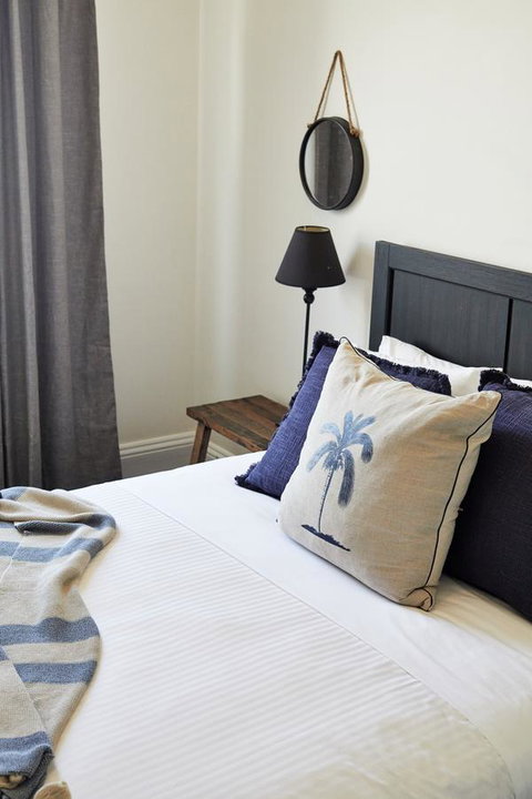 The Royal Hotel Mornington - Lismore Accommodation 38