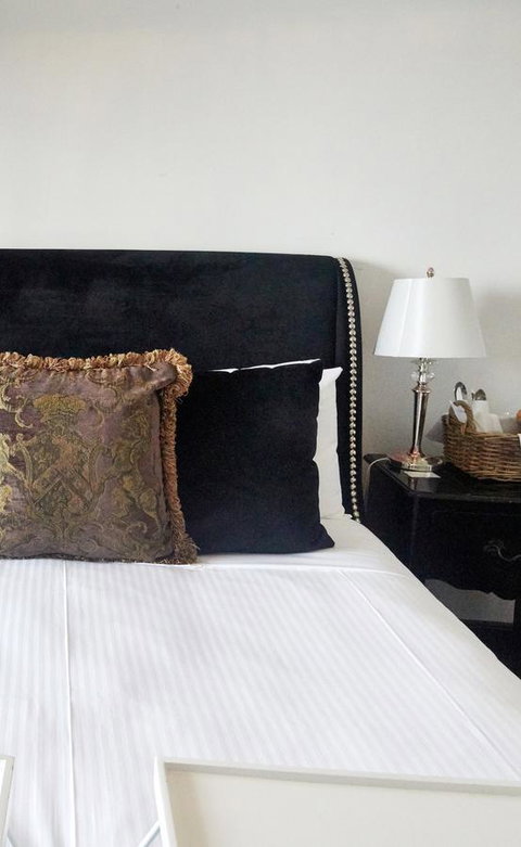 The Royal Hotel Mornington - Lismore Accommodation 9