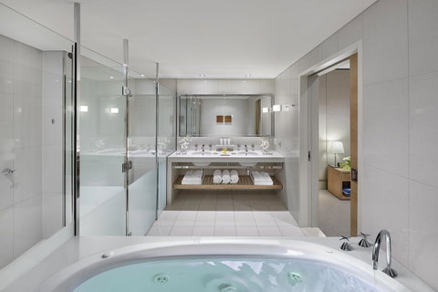 Crown Promenade Melbourne - Lismore Accommodation 28