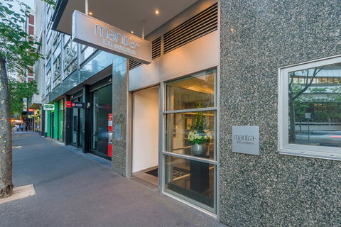 Mantra 100 Exhibition - Lismore Accommodation 5