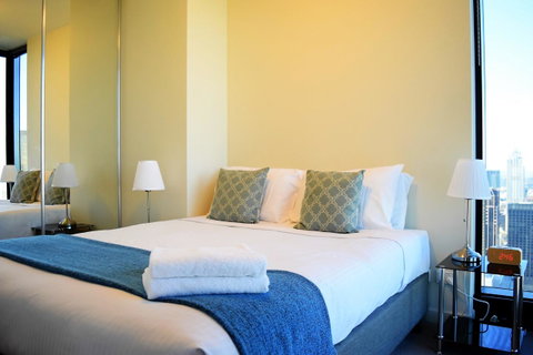Melbourne SkyHigh Apartments - Lismore Accommodation 24