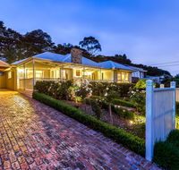 Lovely 5BR full house in Glen Waverley walk to train bus  shops - Lismore Accommodation
