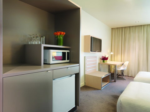Travelodge Hotel Melbourne Docklands - Lismore Accommodation 5