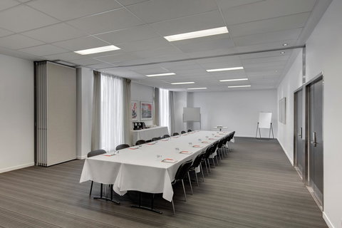 Travelodge Hotel Melbourne Docklands - Lismore Accommodation 17