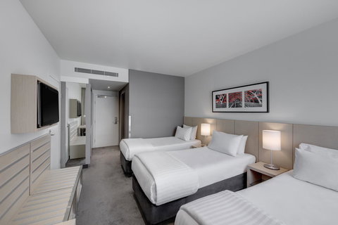 Travelodge Hotel Melbourne Docklands - Lismore Accommodation 3