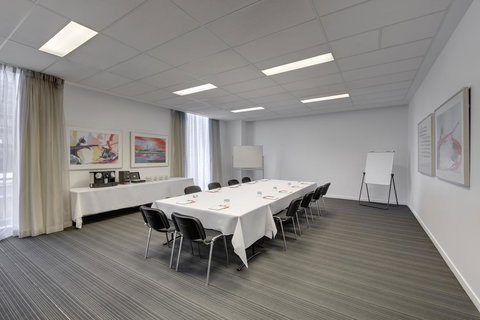 Travelodge Hotel Melbourne Docklands - Lismore Accommodation 24