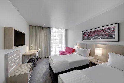 Travelodge Hotel Melbourne Docklands - Lismore Accommodation 2